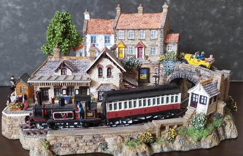 Scale gauge locomotive - n,